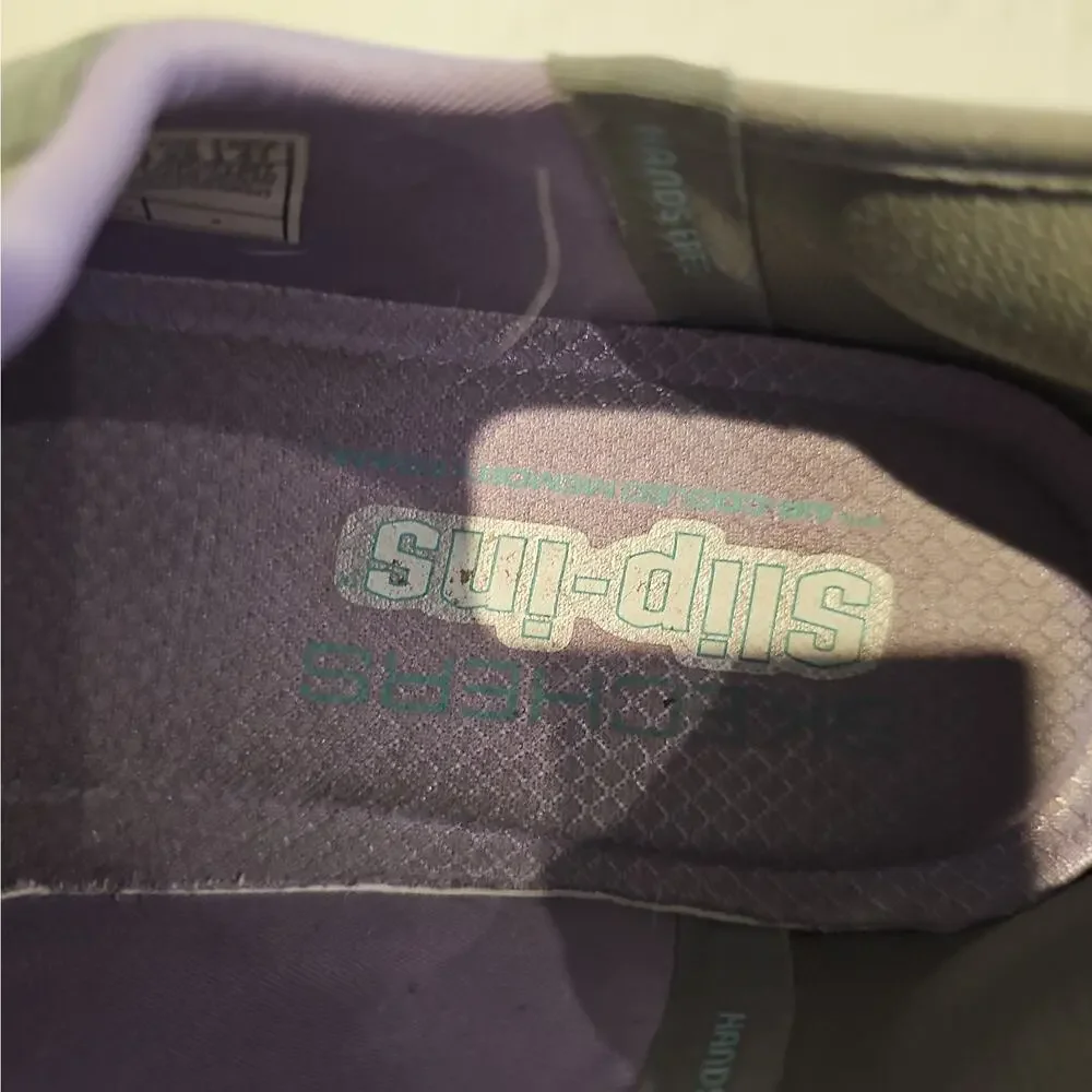 Skechers product pair